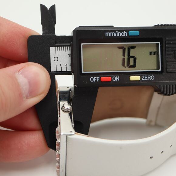 Guess Women Jumbo Crystal Watch 36mm Rectangle Dial White Leather w New Battery - Picture 3 of 15